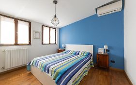Porta Genova Balcony Apartment